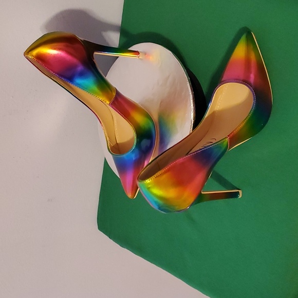 🎉Host Pick🎉 Womens Metallic Rainbow Heels - Picture 5 of 5